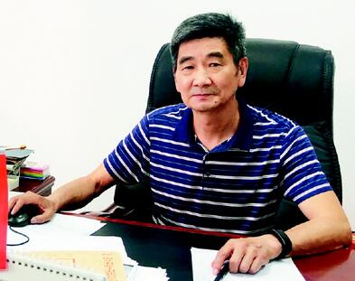 从打工到当老板 青岛一党员为众人谋“饭碗”餐饮业里忙打拼