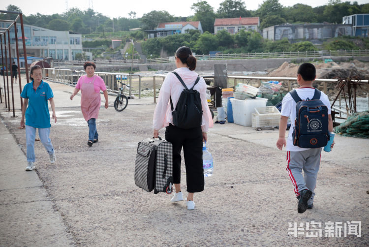 竹岔岛一个老师一个娃 竹岔岛小学的最后一课