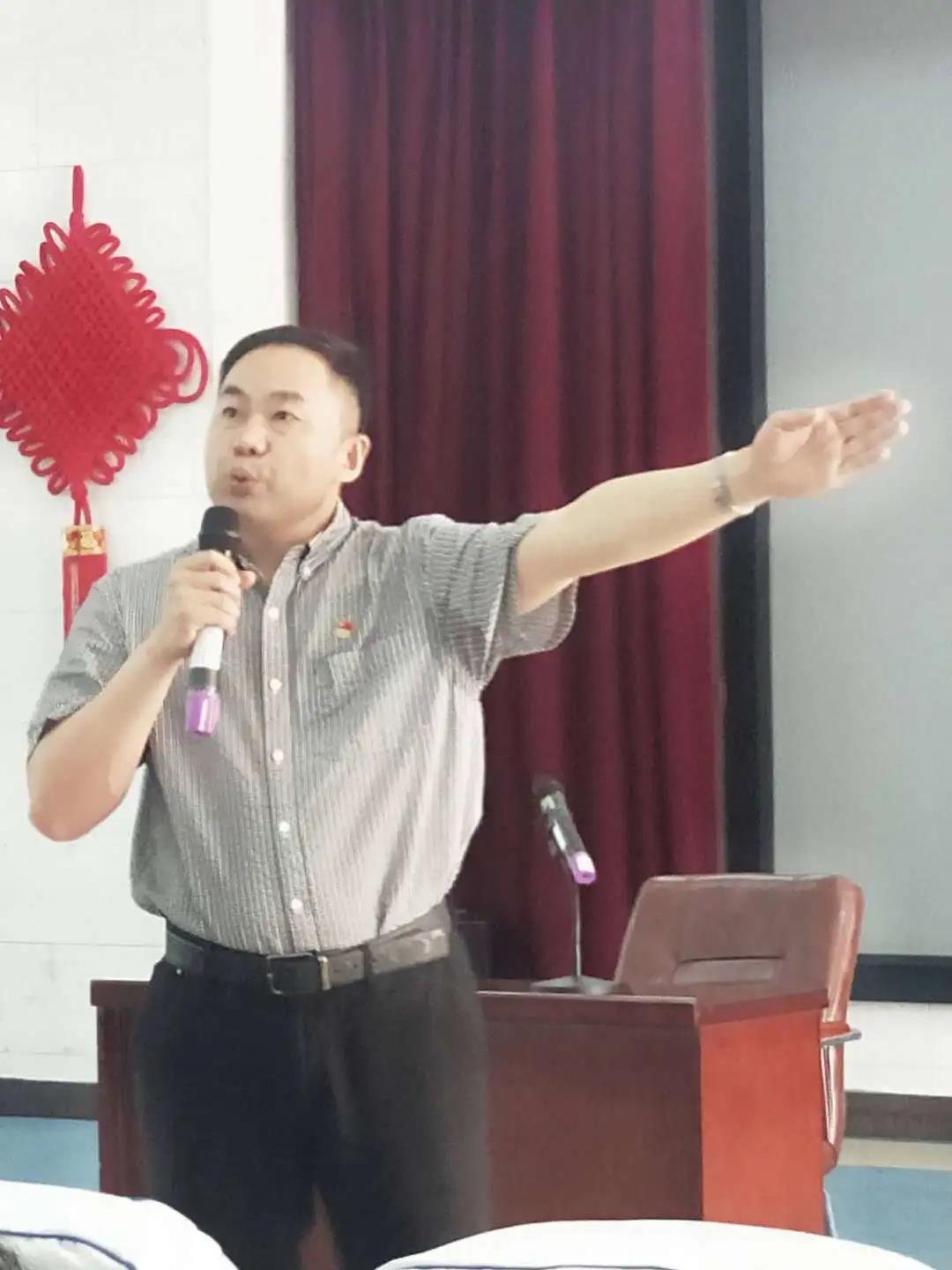 励志追梦 做最好的自己——青岛文正小学校长与毕业生畅谈家国情怀