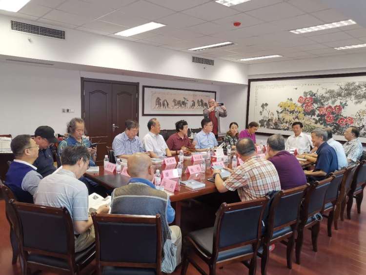 吕铭康吕铭康新书《青岛艺海》座谈会在青岛市文联举行