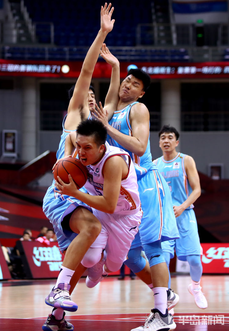 八人八人同曦无奈强大新疆 哈达迪奋力空砍“准三双”