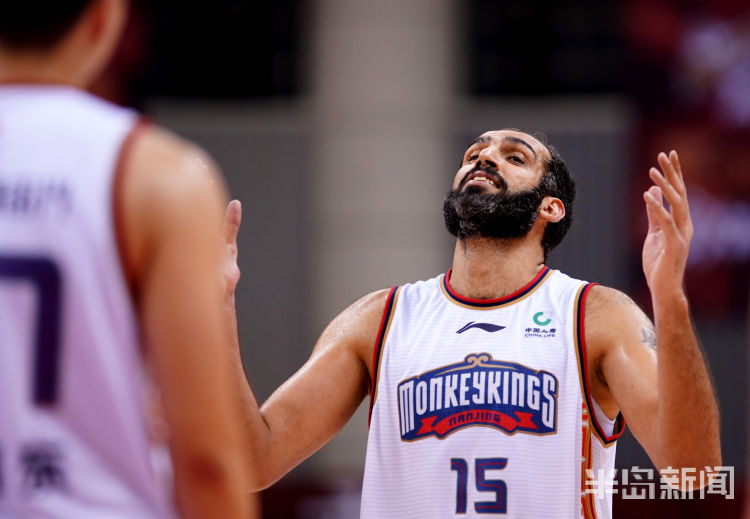 八人八人同曦无奈强大新疆 哈达迪奋力空砍“准三双”