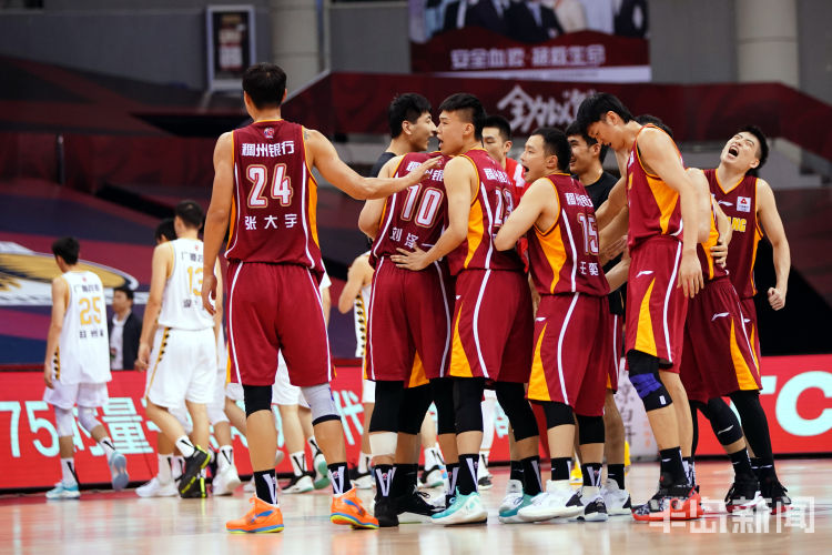 浙江队吴前八记三分“射穿”广厦 浙江队完成复仇赢得德比