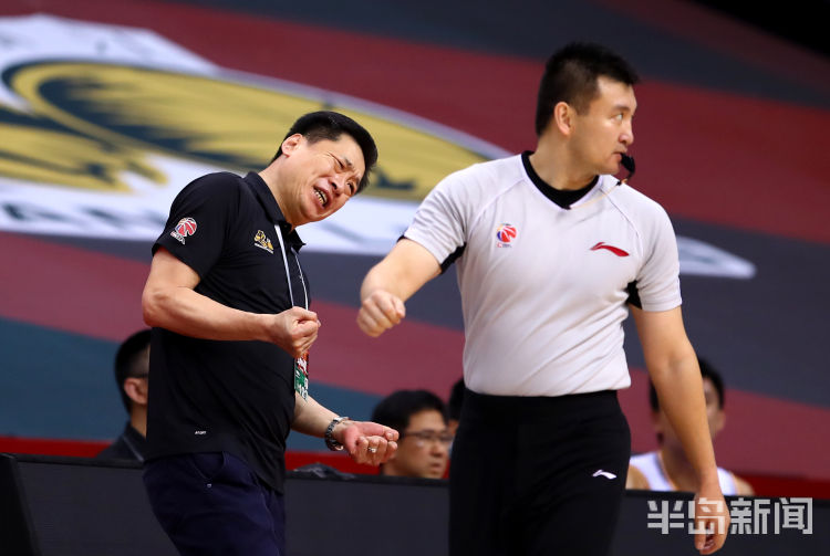 浙江队吴前八记三分“射穿”广厦 浙江队完成复仇赢得德比