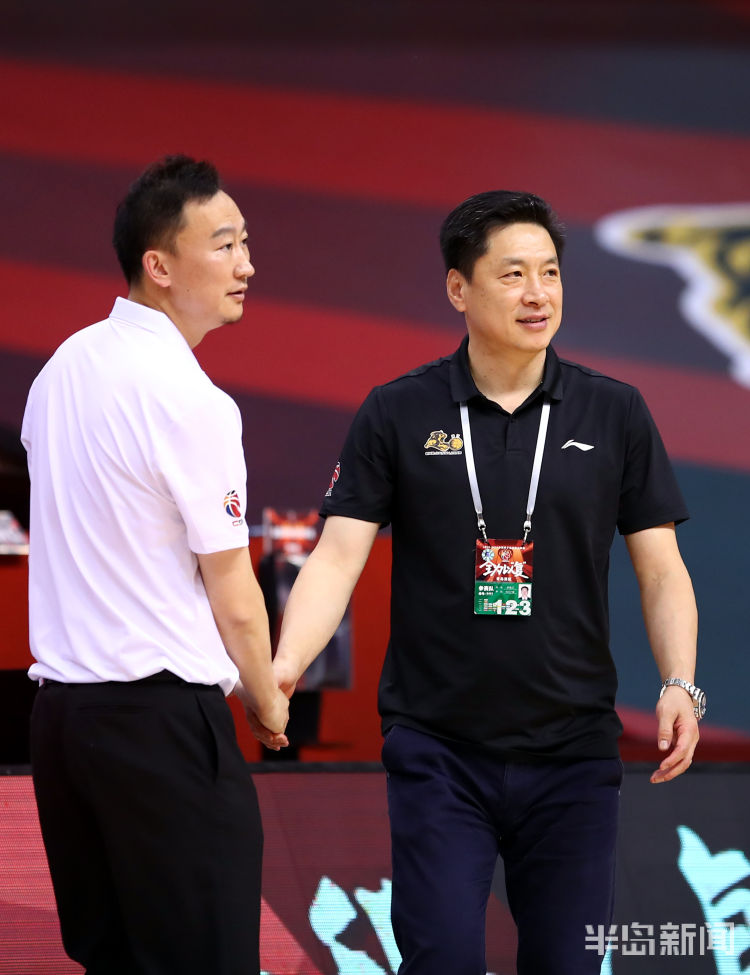 浙江队吴前八记三分“射穿”广厦 浙江队完成复仇赢得德比