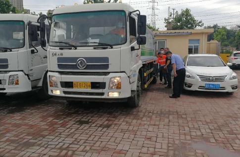 宣传员交警市北大队组织交通宣传员深入企业开展安全生产月交通安全宣传