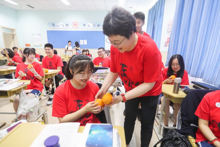 青岛九中黑马“战袍” 、心想事“橙”！祝福满满，青岛九中“最后一课”不舍再见