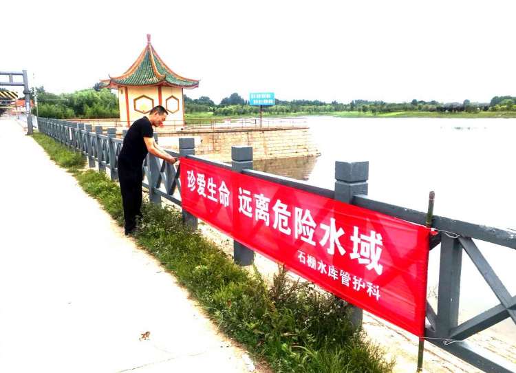 水域半岛记者探即墨水域② ：部分水域缺围挡 行人进入很“方便”