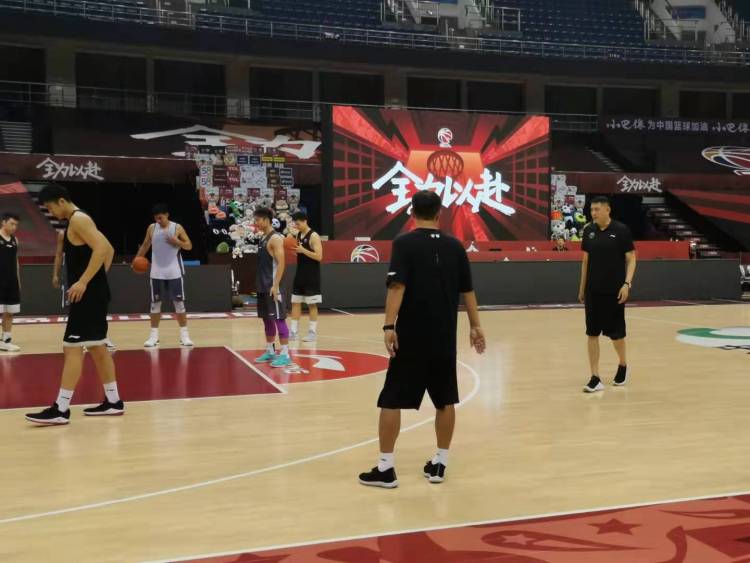 CBACBA第二阶段明日青岛打响，各队赛前备战忙适应场地