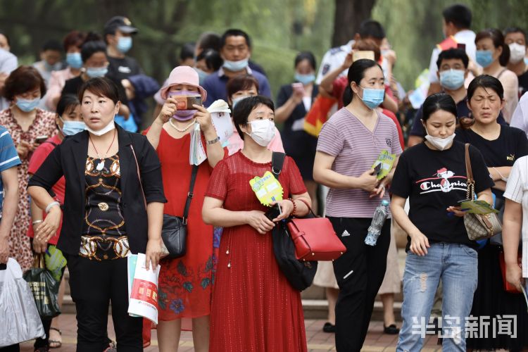 可怜天下父母心可怜天下父母心——致敬陪考的家长