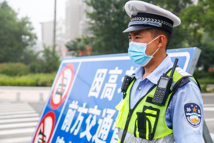 宝贵时间高考首日又有考生忘带准考证！胶州警方“铁骑护送”赢取宝贵时间