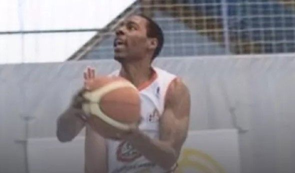 男篮新疆男篮正式起用新外援，履历一般恐难成夺冠密码