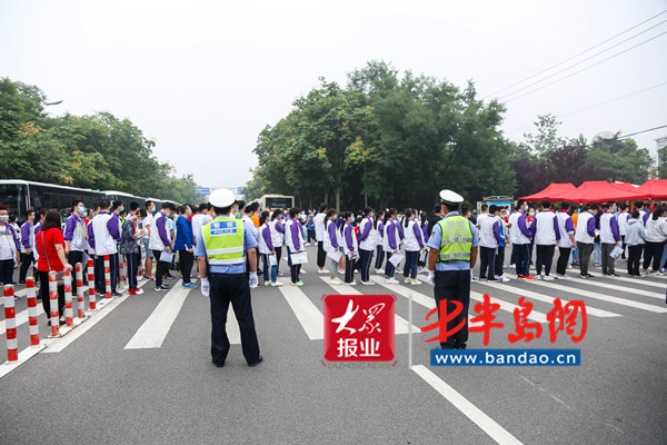 高考首日，胶州考生忘带准考证！警方“铁骑护送”赢取宝贵时间