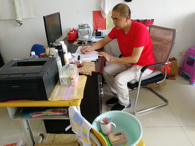 |即墨萃英中学高三班主任雒仁涛：送考15年 尽力帮助孩子们考出理想成绩