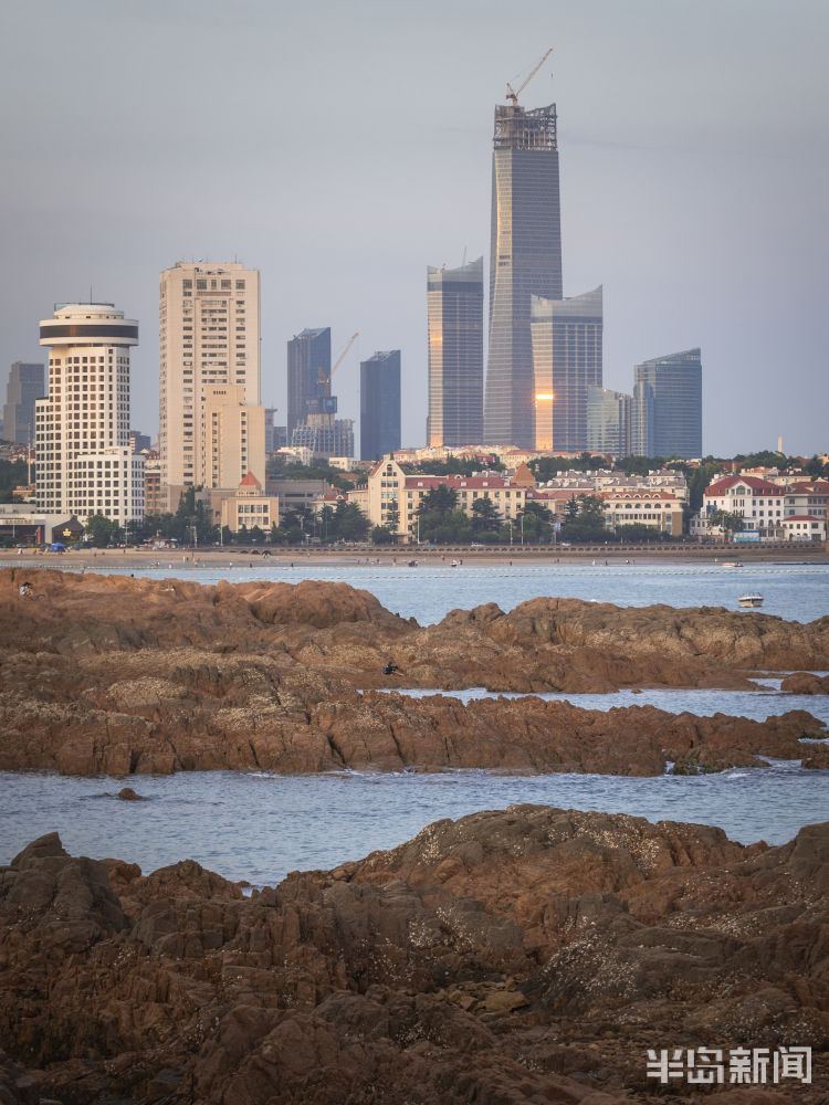 礁石|来青岛海边 欣赏礁石上的风景