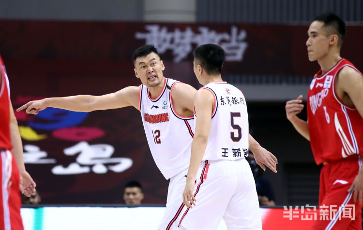 惜败|青岛男篮三分之差惜败广东 “小巨人”刘传兴迎来大爆发