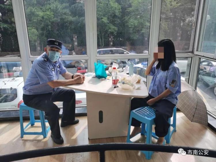 礁石|女子凌晨抵达青岛直奔海边赏日出 结果被困礁石上了