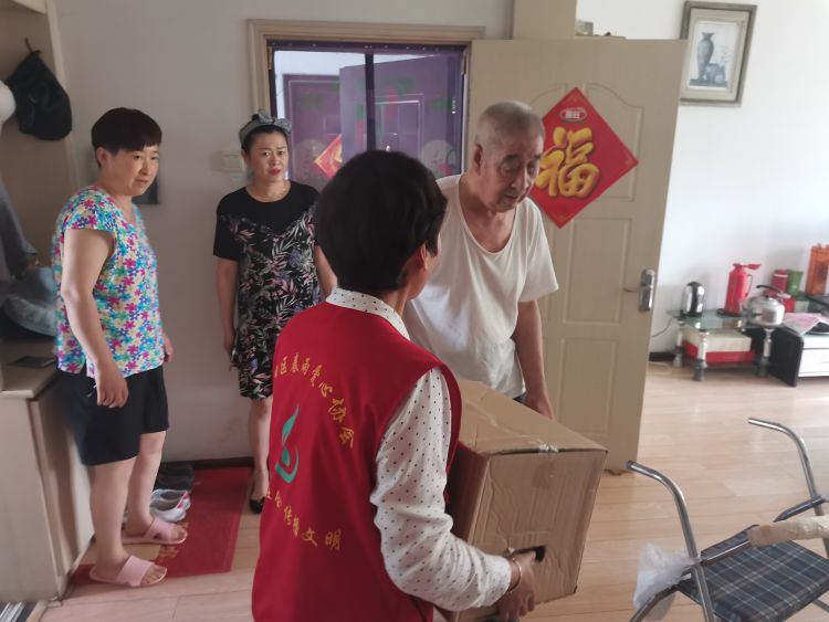 进社区|城阳春雨爱心协会启动社区居民培训 学习垃圾分类知识