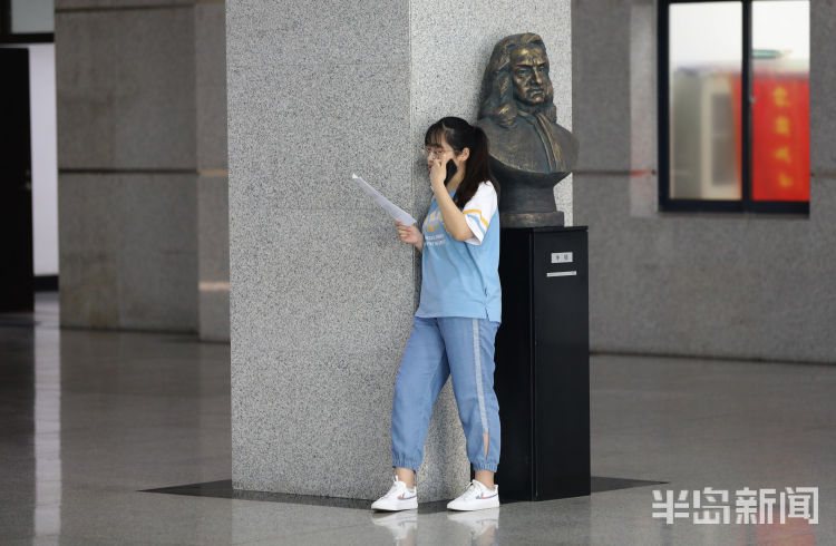 考研|青岛科技大学崂山校区图书馆内：大三学生暑假留校备战考研