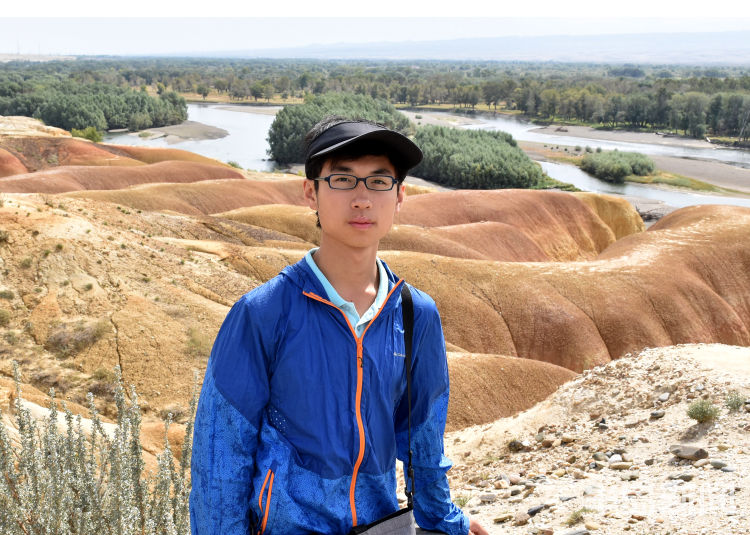 送考|青岛二中清华保送生来送考 为高考同学加油助威