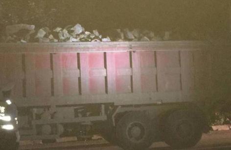 渣土|即墨交警严查大货车严重交通违法行为 两辆超载渣土车被查获