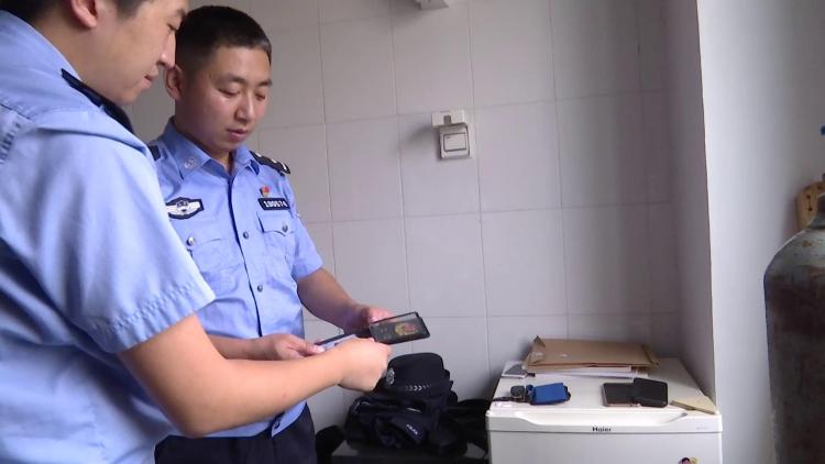 以帮找工作为由诈骗青岛一假警察被真警察抓了
