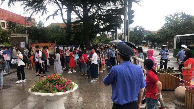 中考|青岛市南八大关街道执法队员多措并举“护航”中考 营造安静环境