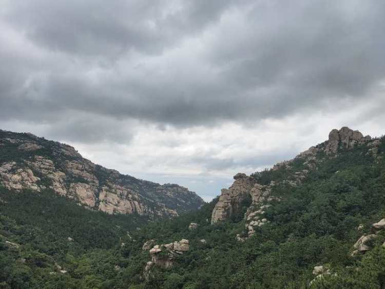 美如画|雨后青山如黛 巨峰美如画卷