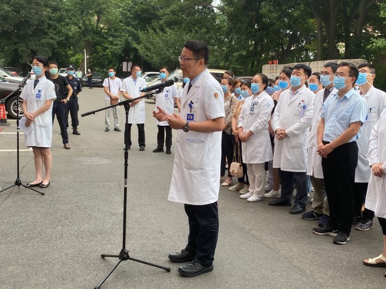 青大|前后奔赴两个“战场” 青大附院援京医生顺利回青