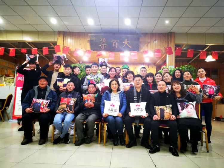 30|“赔钱也不裁员”为了30多人生计 酒店老板做出贴心承诺