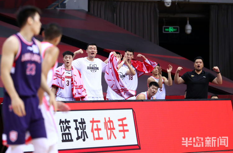 易建联|易建联复出出场19分钟贡献21分6篮板 广东豪取25连胜