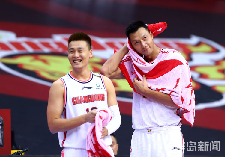 易建联|易建联复出出场19分钟贡献21分6篮板 广东豪取25连胜