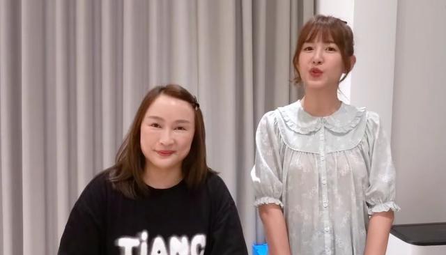 |张子萱做饭带娃两不误 洗菜细节狂刷好感度