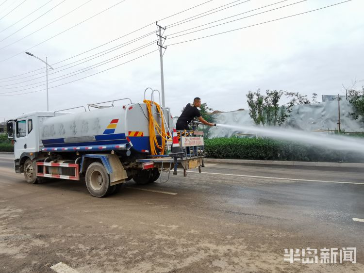 渣土|即墨区中南紫云集、荣盛等项目工地渣土车撒漏严重 监管部门将严加查处