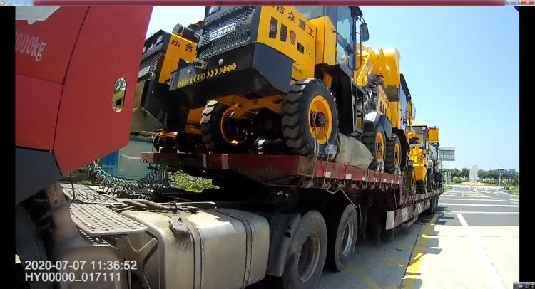 货开|男子为多拉货开套牌挂车上路 被交警一眼识破