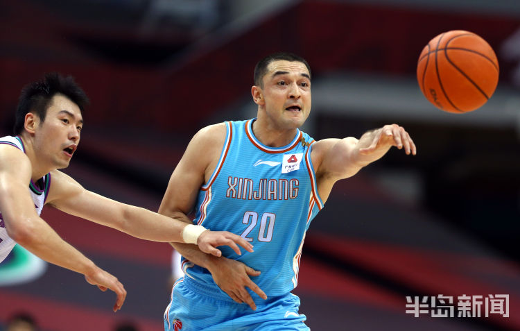 周琦|周琦轮休新疆五人得分上双 山东巩晓彬感叹队员拼劲不足