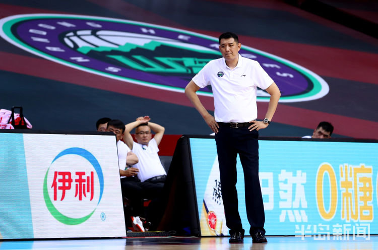 周琦|周琦轮休新疆五人得分上双 山东巩晓彬感叹队员拼劲不足