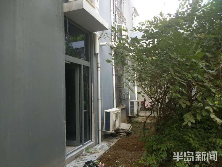 野蛮|半岛帮办 | 楼下网点房“野蛮装修”引居民担心：我的房子还安全吗