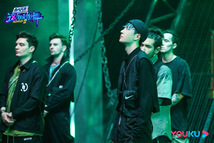 battle|开播即battle！《这！就是街舞3》队长大秀震撼炸街 放话“赢就完事”