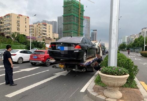 套牌车|崂山交警协同交警支队查处涉嫌套牌车辆