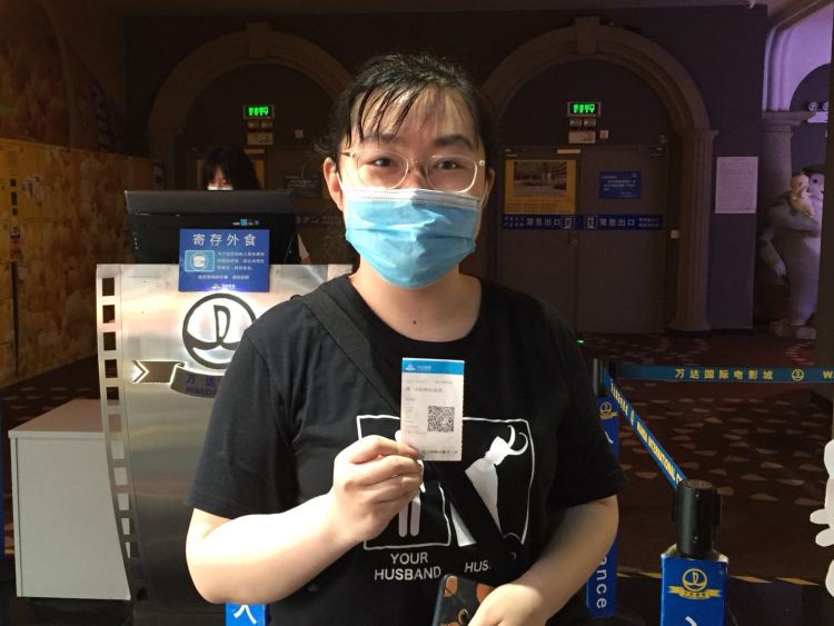 探访|半岛记者探访青岛CBD万达影城 复工前的3小时……