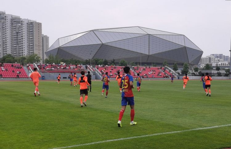 赛会|“青岛德比”近期频频上演 模拟赛会制预演大轮换