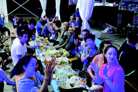 |青岛汇泉广场“海风夜市”邀你嗨翻这个夏天