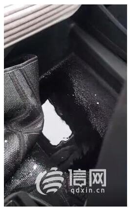 |一下雨斯柯达就漏水 青岛顺安汽车4S店称需自费修理？