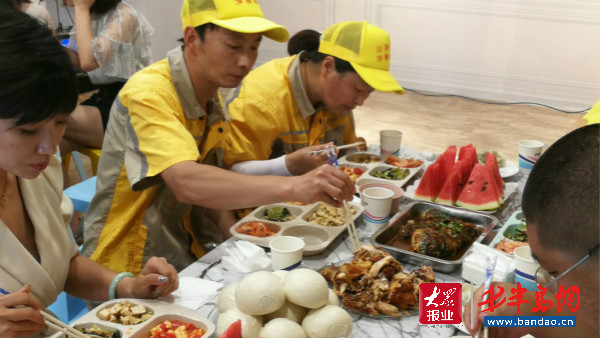 免费午餐|青岛多家俱乐部免费供午餐 关爱城市美容师 康宝莱与爱同行
