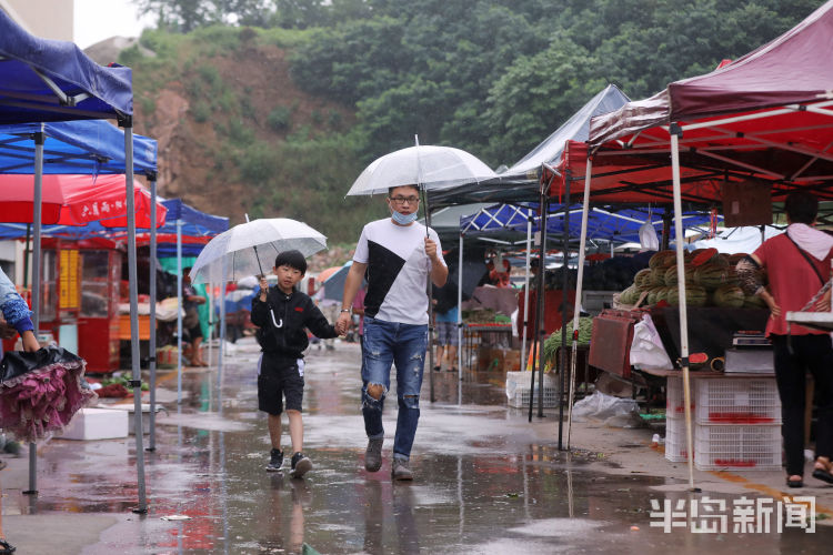 李村集|雨中闲步李村集