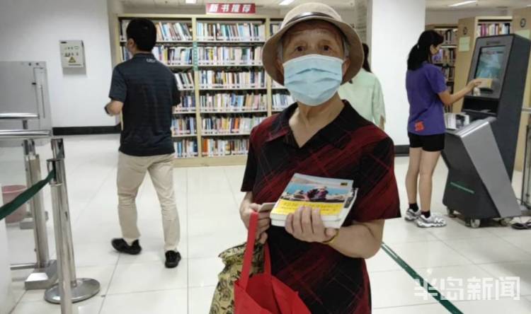 自习室|青岛市图书馆昨起全面开放 每天600多位读者借还图书 自习室天天“满座”