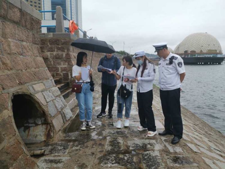 溯源|顶风冒雨寻根溯源 青岛区全面开展入海排污口监测与溯源专项行动