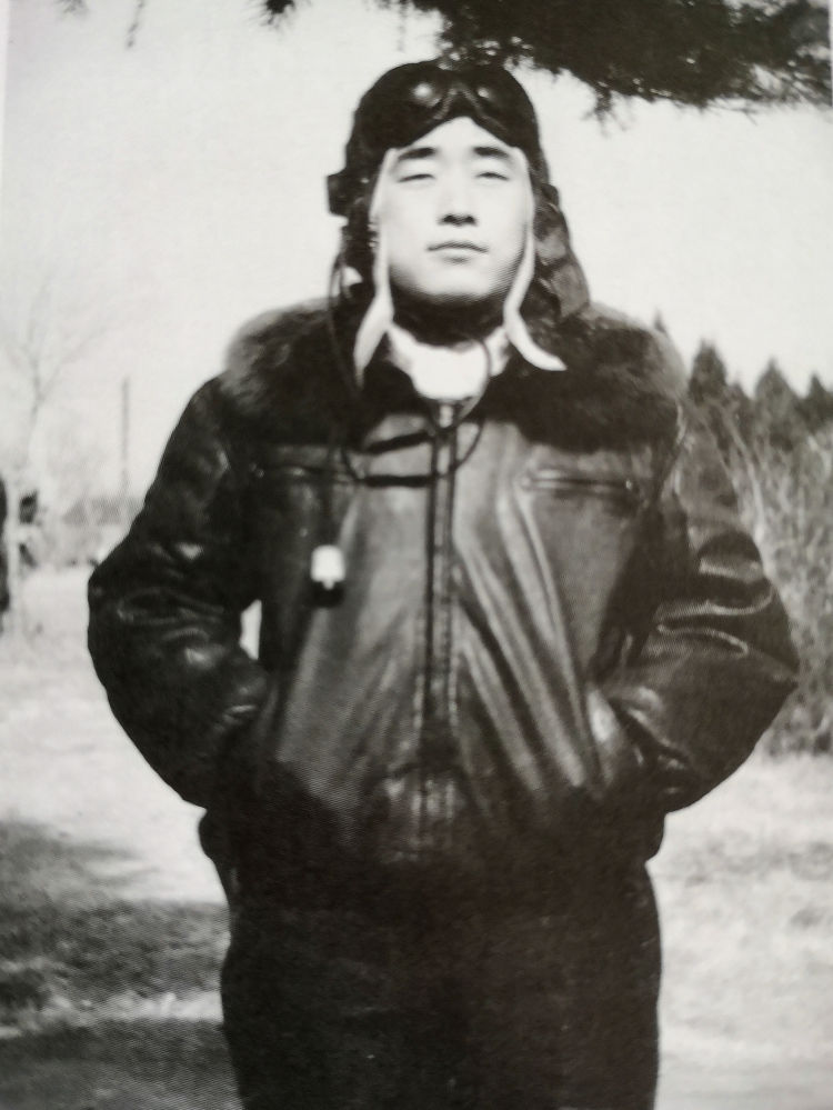 峥嵘岁月|昔日搏击长空 如今写下海天梦——历经海陆空三军种训练 听青岛七旬老兵于长云讲述峥嵘岁月