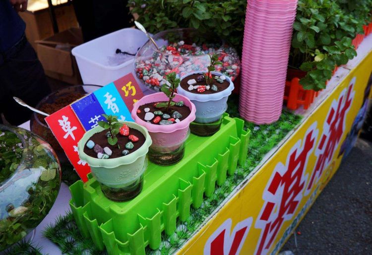 几十款|海风夜市：近百款美食、几十款青啤 一站尽享感受青岛“市井气”